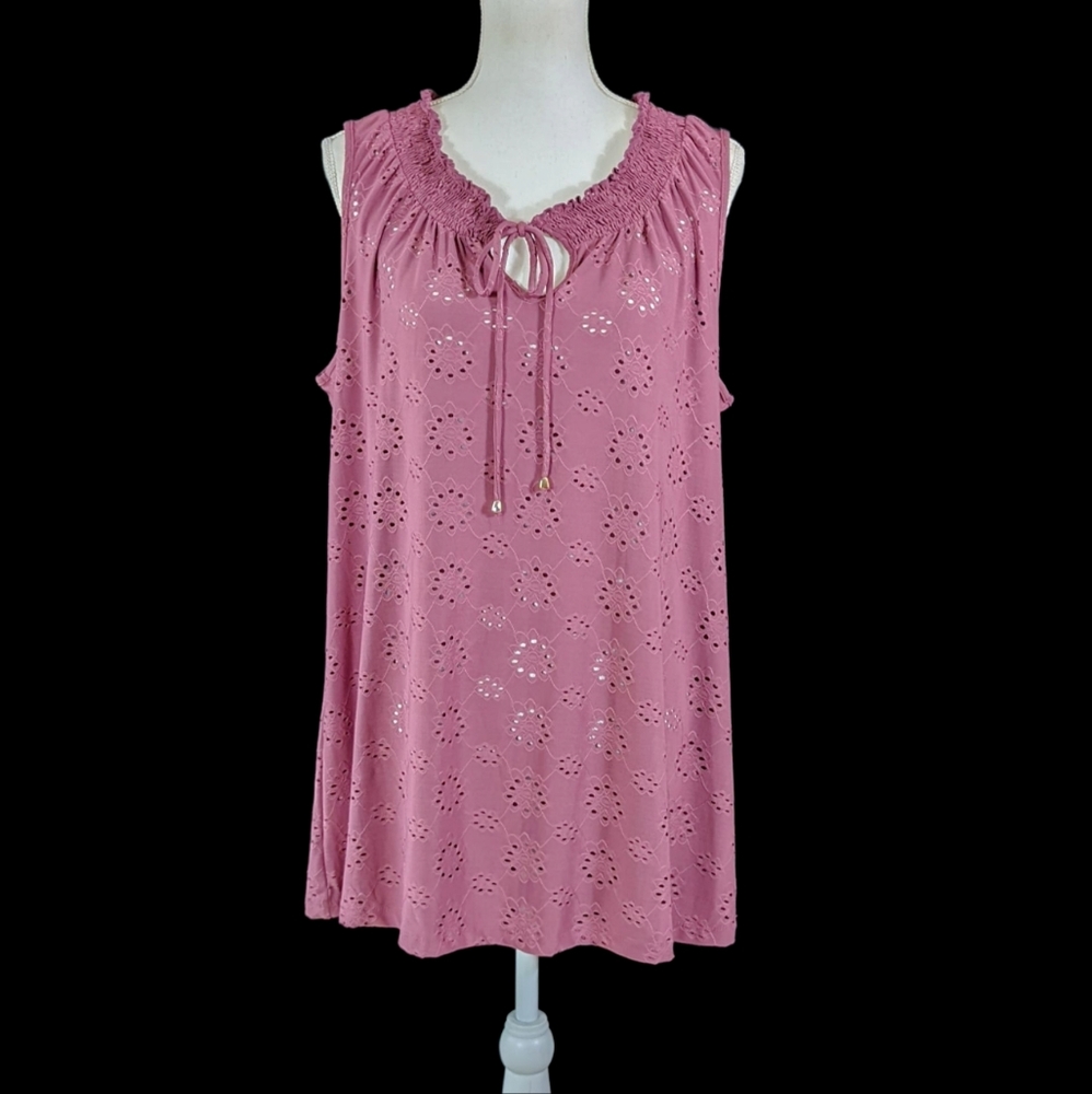 *Perception Woman Sleeveless Top